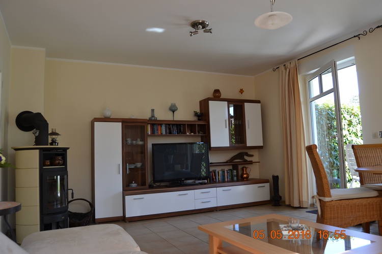 Wohnzimmer mit Fernseher