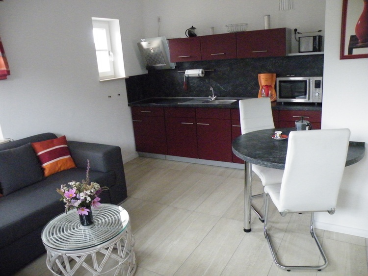 Wohnzimmer mit Küchenzeile