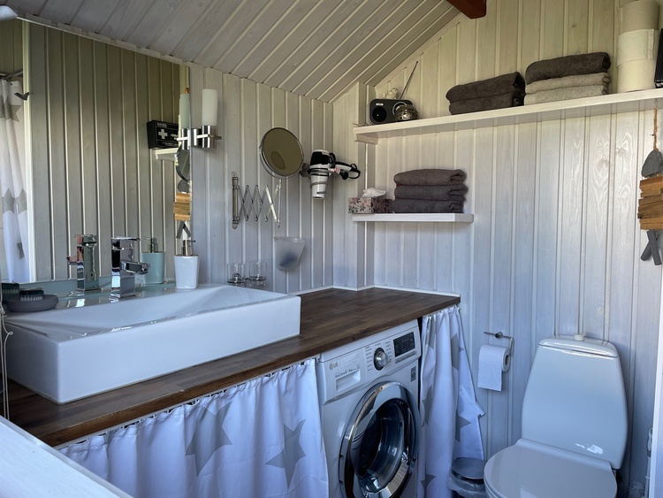 Bad mit Waschmaschine/Trockner