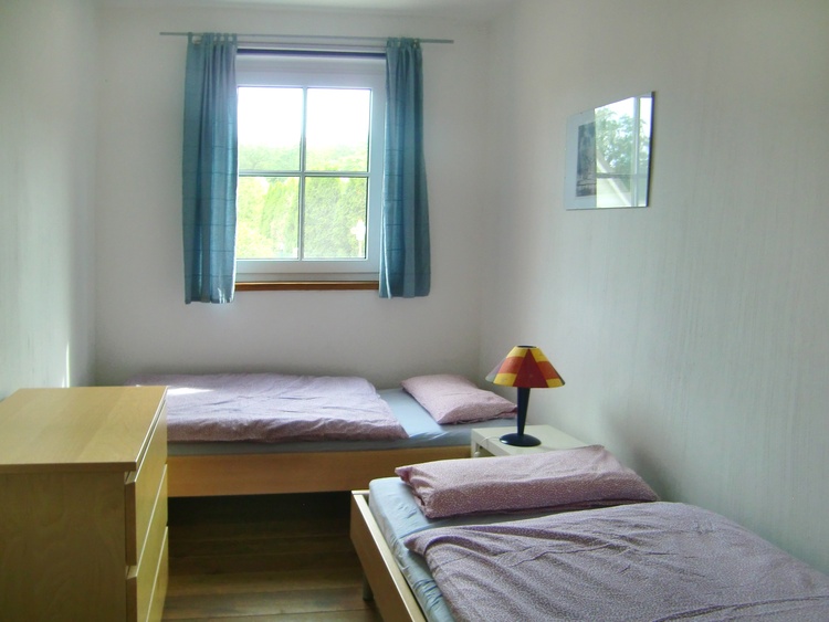 Schlafzimmer 2