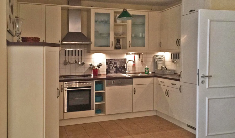 Vollständig ausgestattete Küche