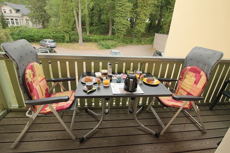 Balkon mit Ausblick ins Grüne