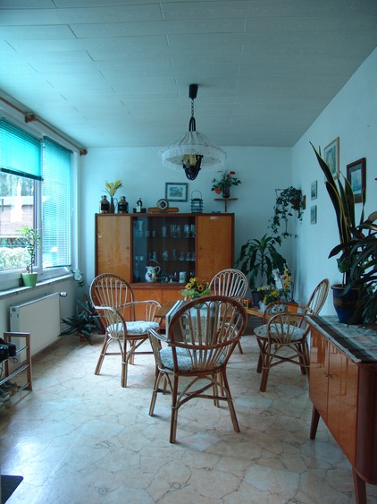 Dieser lichtdurchflutete Ort gibt Ihnen die Möglichkeit, sich auch bei kühlerem Wetter zu erholen.