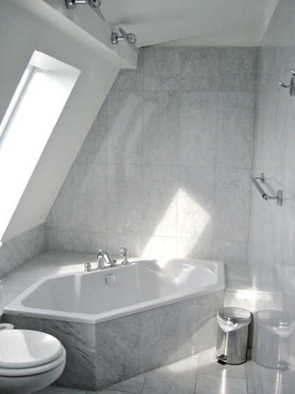 Mamorbad mit Badewanne