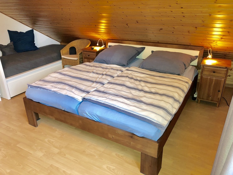 Schlafzimmer (oben)