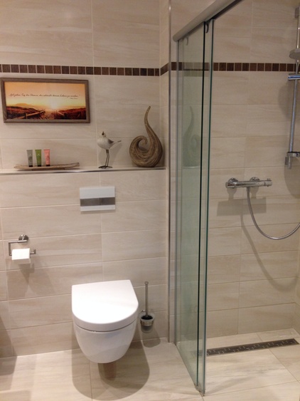 Bad mit bodengleicher Dusche