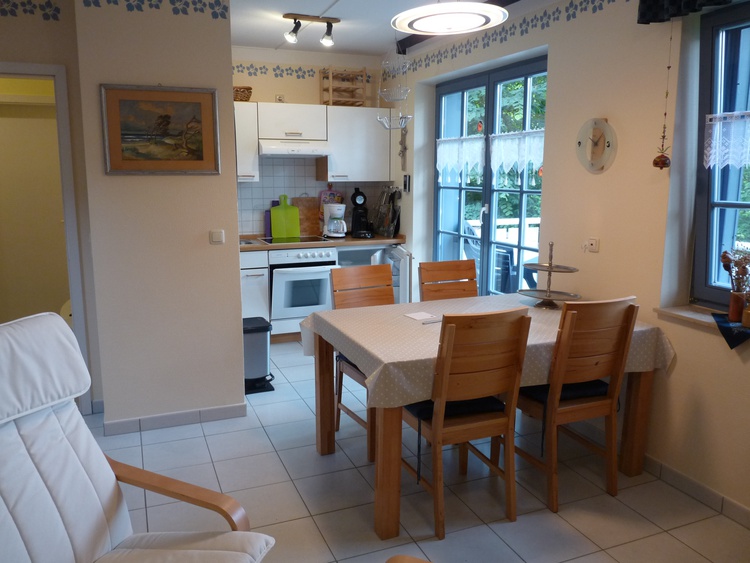 Küche mit Essbereich