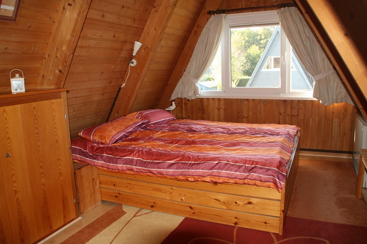 Schlafzimmer 1 mit Doppelbett