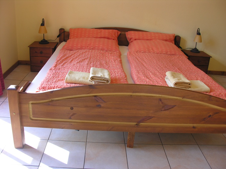 Kingsize-Doppelbett 180x200