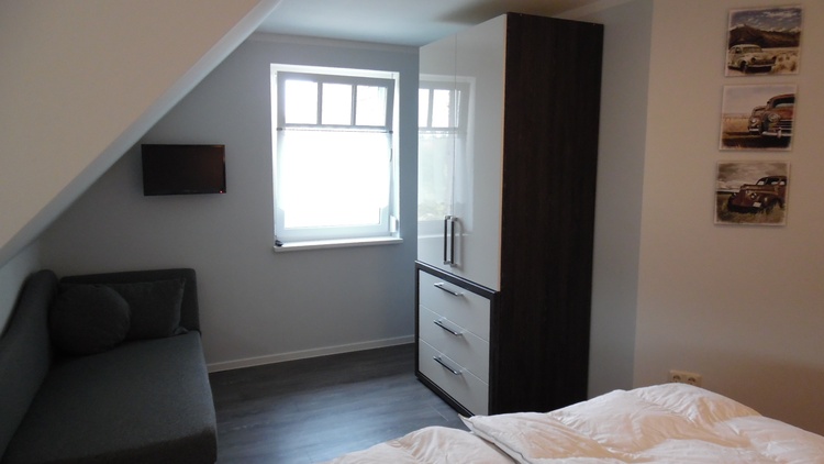 Schlafzimmer 1