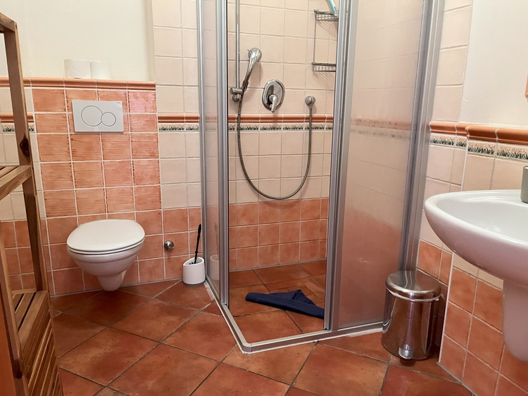 Bad mit ebenerdiger Dusche