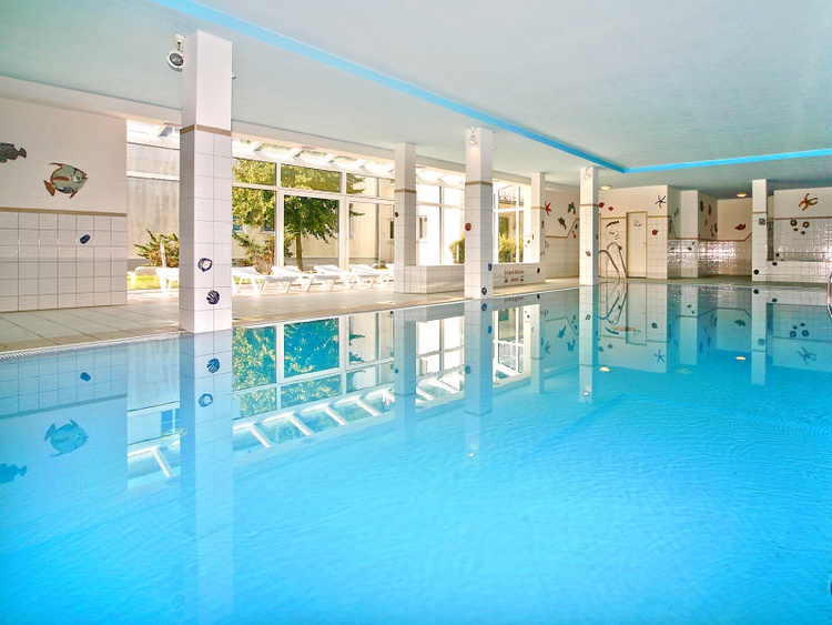 ferienwohnung göhren, rügen ferienhaus**** schwimmbad,sauna,2räder