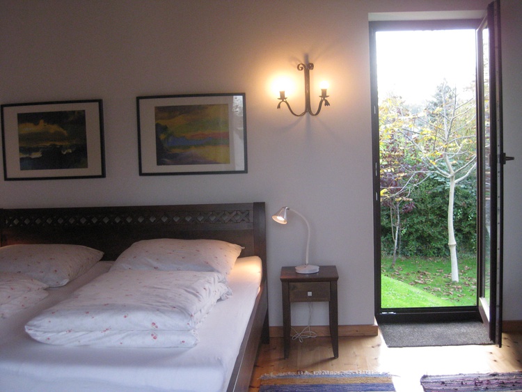 Schlafzimmer mit Doppelbett 2,00 x 1,80