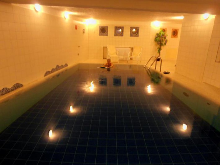 Beheiztes Schwimmbad