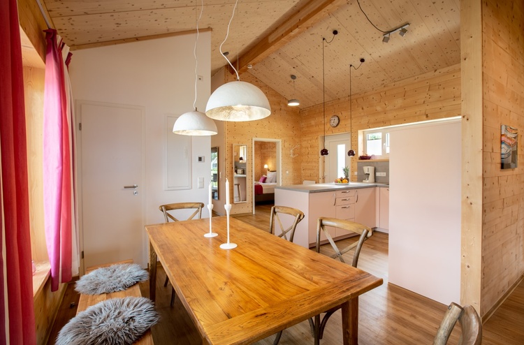 Genügend Platz zum Essen und für Gesellschaftsspiele.