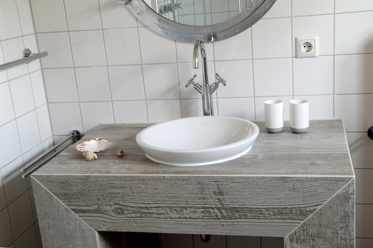 Badezimmer mit Dusche