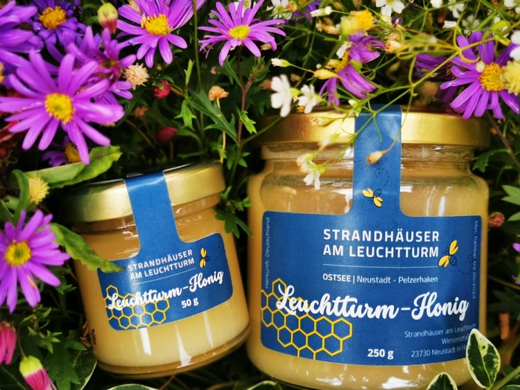 Die "Strandhaus"-Bienen liefern uns leckeren Honig.