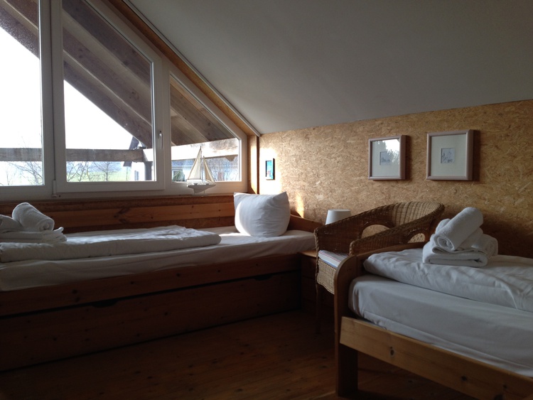 Schlafzimmer mit 2 Einzelbetten