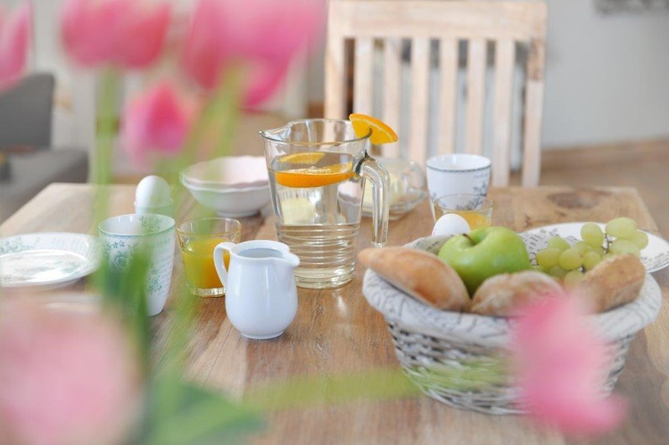 Auswahl liebevolles Geschirr