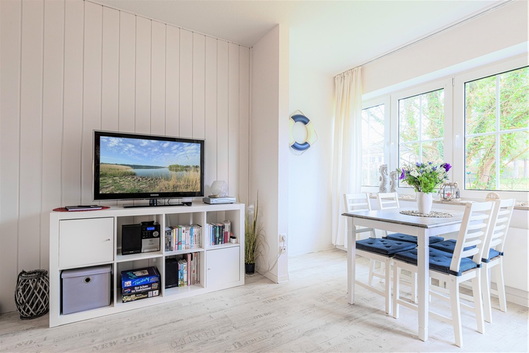 Heller Wohn- & Essbereich