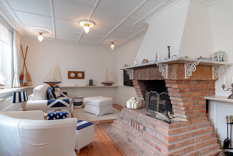 Wohnbereich mit Kamin