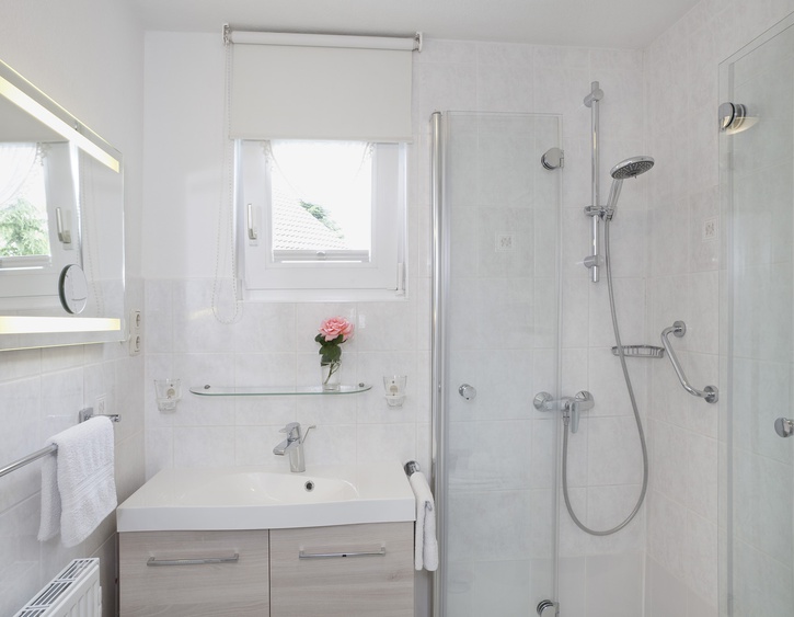 D-Bad-WC-Waschtisch, Fenster