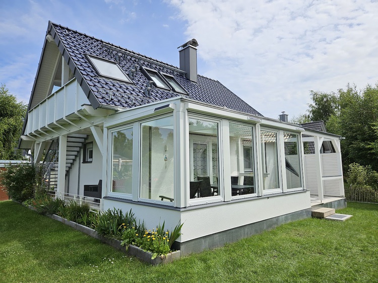 Teilüberdachte Terrasse Südseite