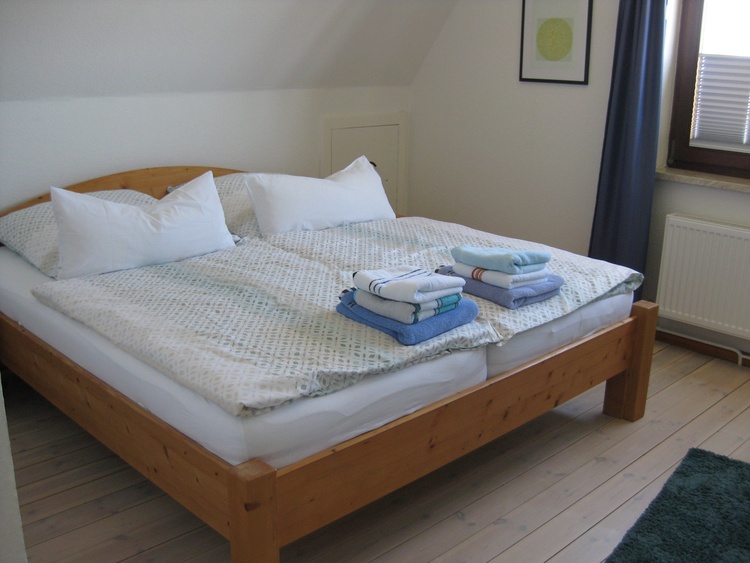 Schlafzimmer DG