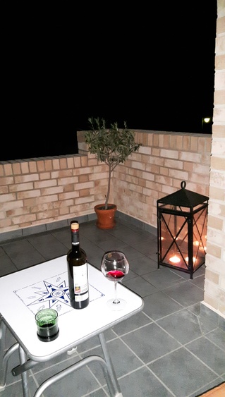 Westbalkon halbüberdacht