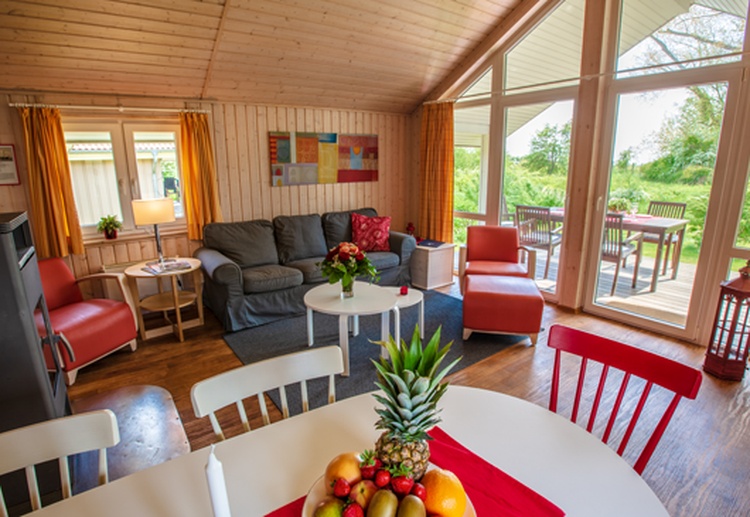 Wohn- und Essbereich im Fördehaus.