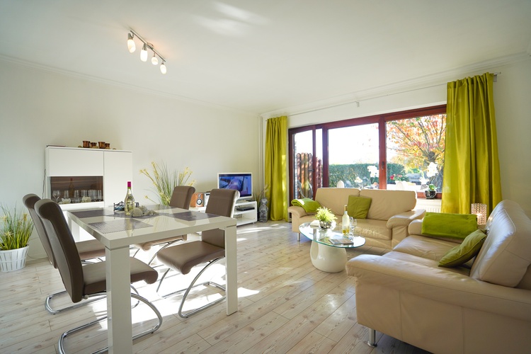 WoZi. m. Zug. überd. Terrasse