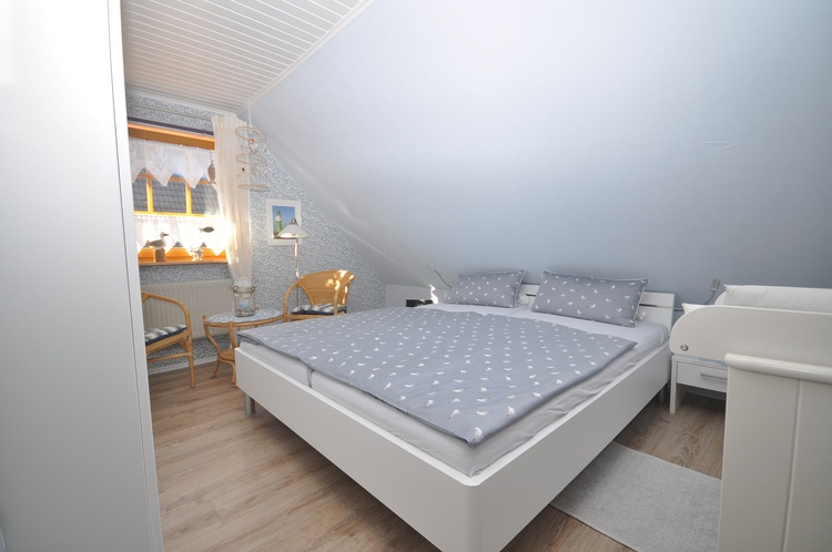 Lesepl.mit Lampe im Schlfz.