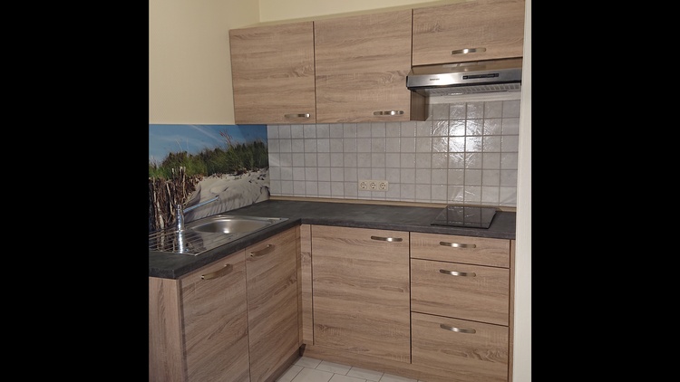 Küche mit Geschirrspüler