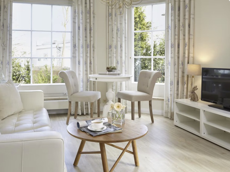 Wohn-Schlafraum Kl. Atelier, Essbereich