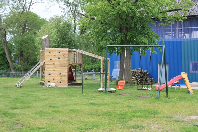 Der Spielplatz im Innenhof Der Spielplatz im Innenhof