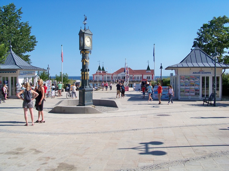 Blick zur Ahlbecker Seebrücke Blick zur Ahlbecker Seebrücke
