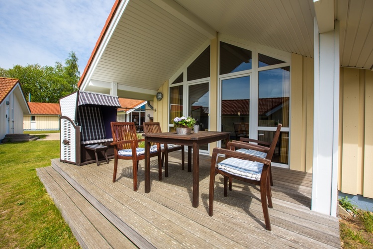 Sonnen-Terrasse mit Strandkorb - Typ H Sonnen-Terrasse mit Strandkorb - Typ H