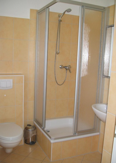 Bad mit WC im Erdgeschoss Bad mit WC im Erdgeschoss