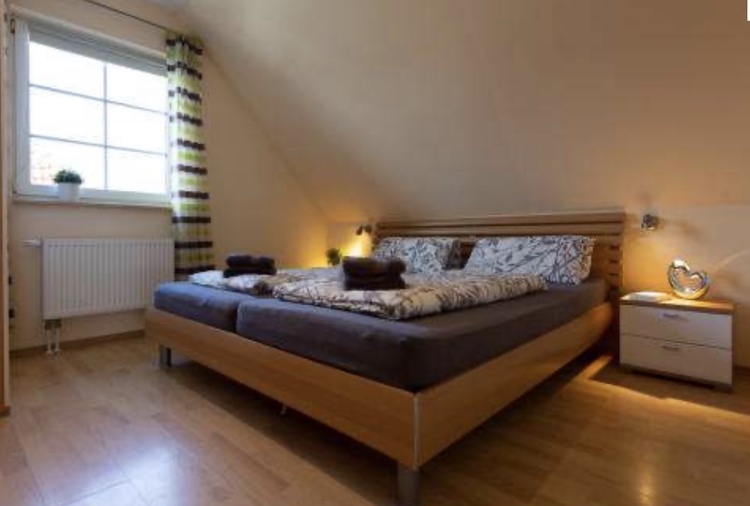 Schlafzimmer 1 im DG