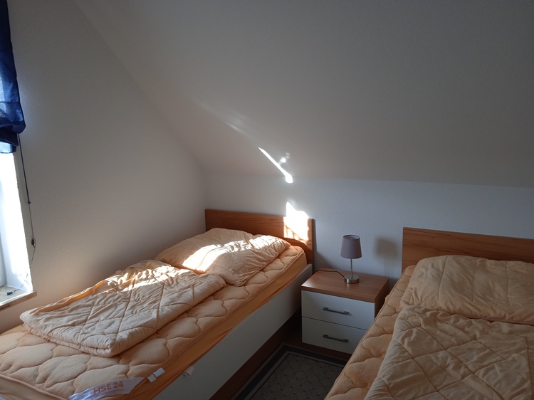 Schlafzimmer 2 mit 2 Einzelbetten im 1. Stock Schlafzimmer 2 mit 2 Einzelbetten im 1. Stock