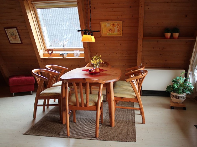 Essbereich im großen Wohn-Esszimmer