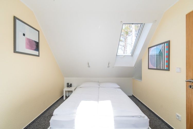 Schlafzimmer mit französischem Doppelbett Schlafzimmer mit französischem Doppelbett