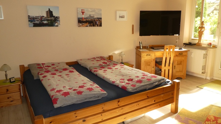 Großes Doppelbett