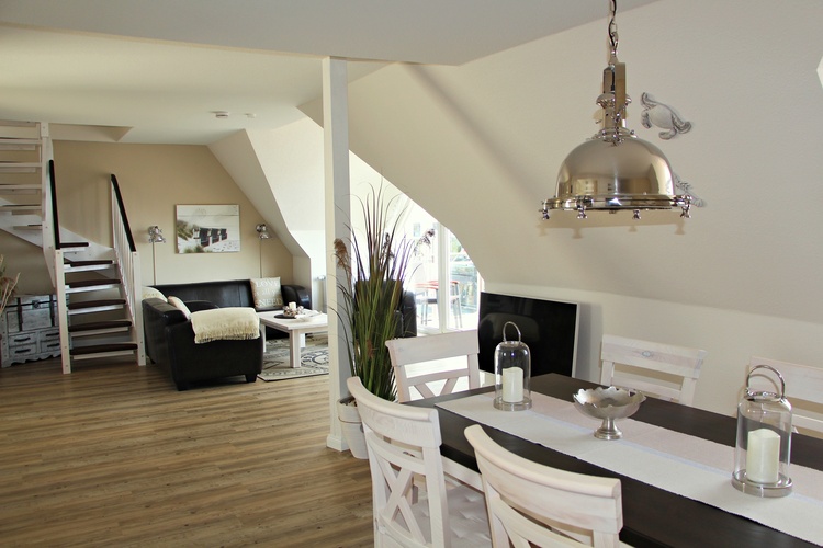 Wohnzimmer mit Essbereich und Meerblick Wohnzimmer mit Essbereich und Meerblick