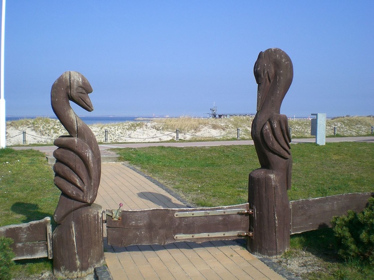 Zugang zur Promenade bzw. zum Strand Zugang zur Promenade bzw. zum Strand
