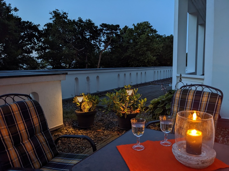 Romantischer Abend auf der Terrasse Romantischer Abend auf der Terrasse