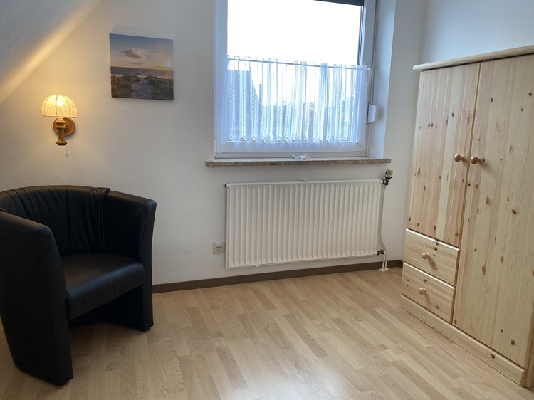 A4 Kleineszimmer mit Außenrollladen A4 Kleineszimmer mit Außenrollladen
