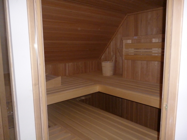 Große Bemberg-Sauna für 6 Personen Große Bemberg-Sauna für 6 Personen