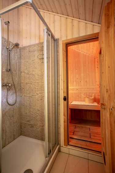 Duschbad mit Sauna - Typ C Duschbad mit Sauna - Typ C